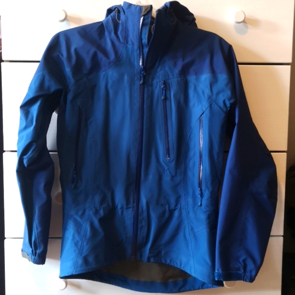 MEC Gore-Tex Pro Waterproof/Windproof Ski Shell Jacket